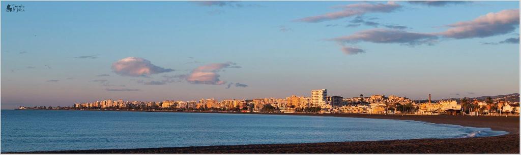 Apartamentos Turisticos Las Yucas Torre Del Mar Luaran gambar