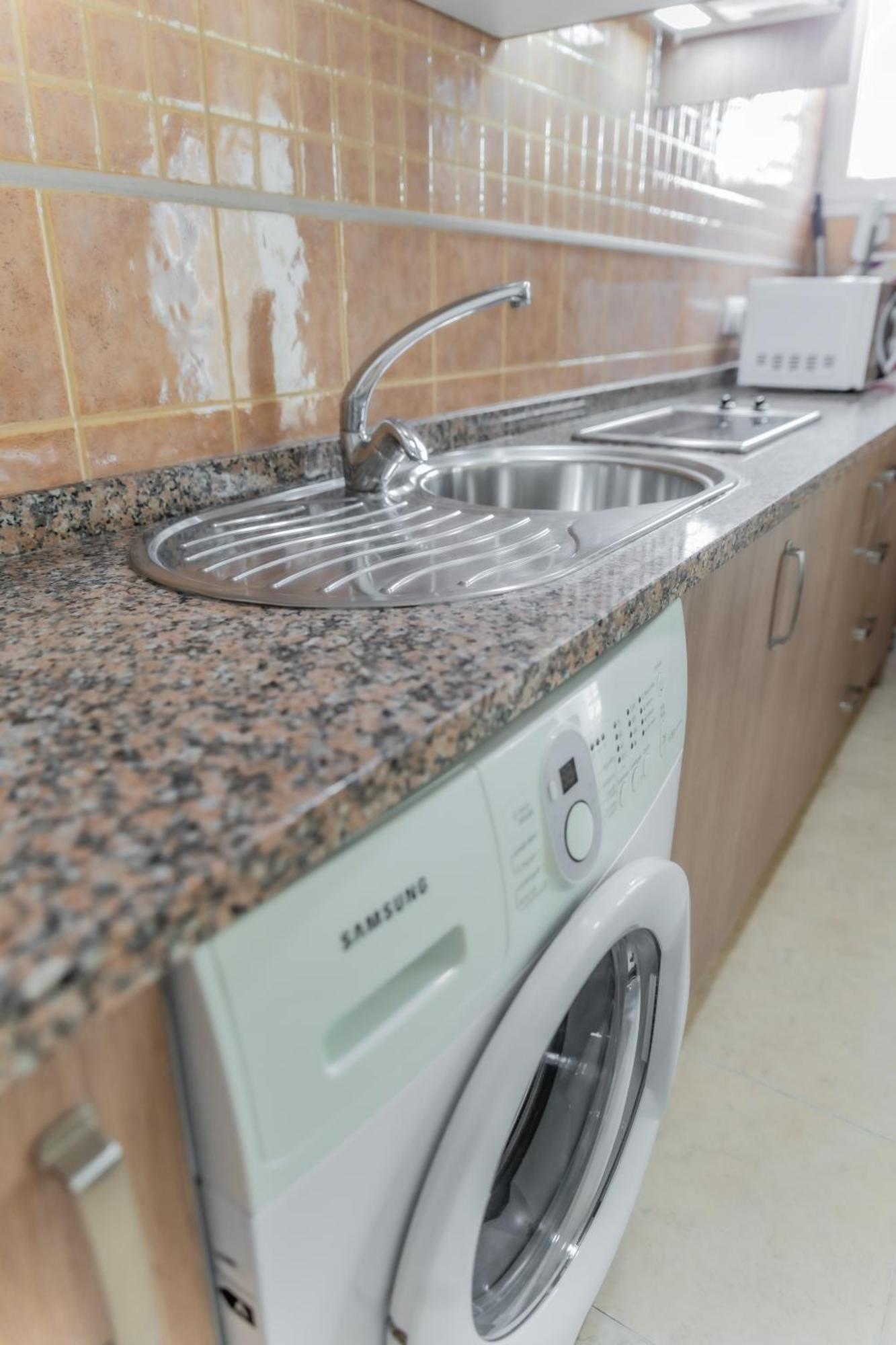 Apartamentos Turisticos Las Yucas Torre Del Mar Luaran gambar