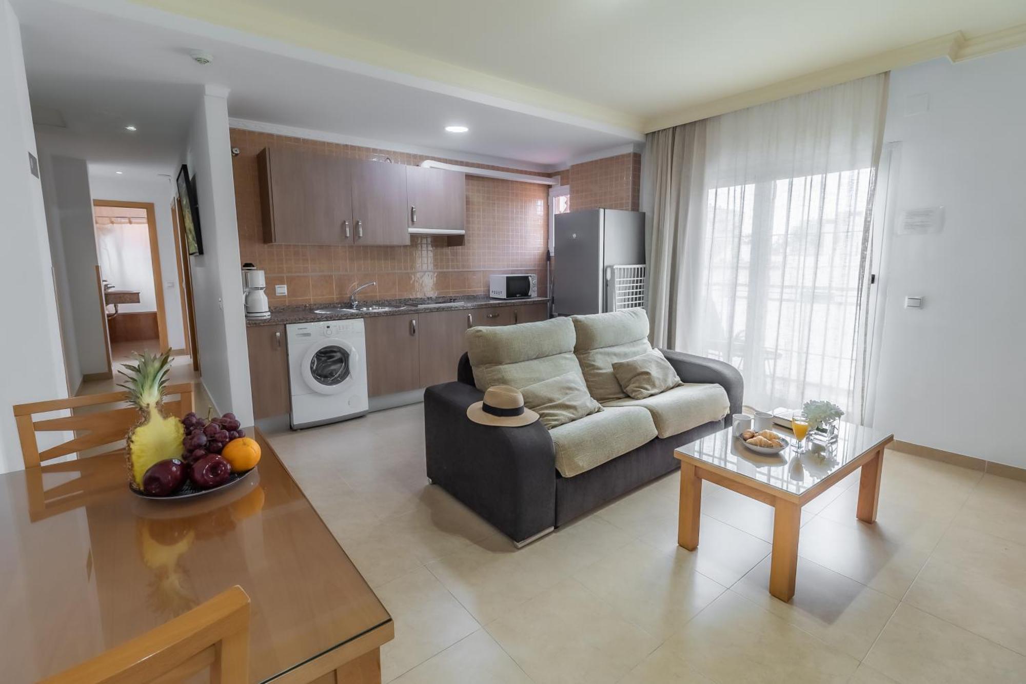 Apartamentos Turisticos Las Yucas Torre Del Mar Luaran gambar