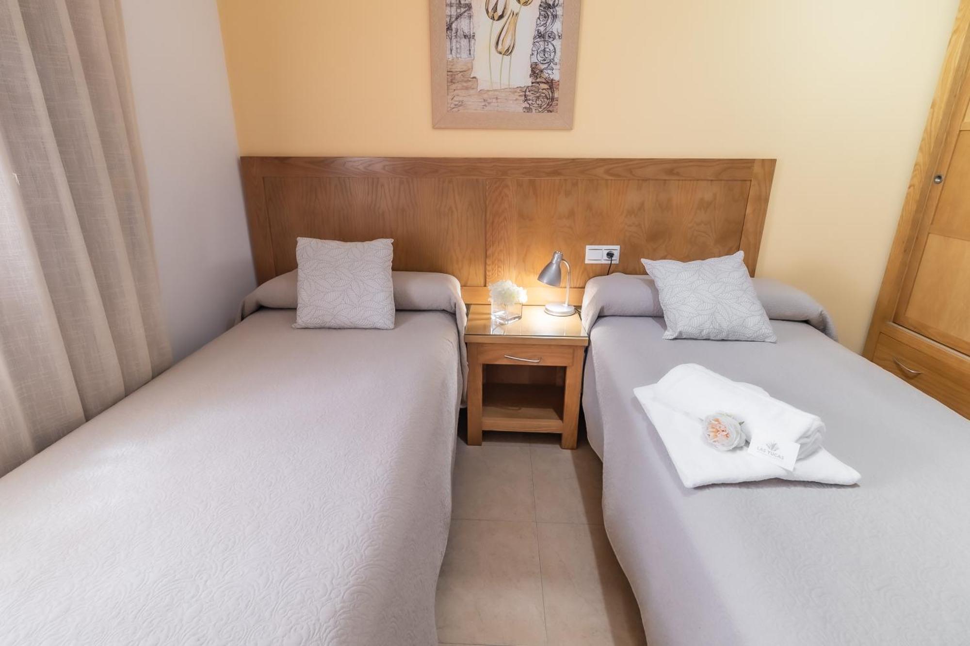Apartamentos Turisticos Las Yucas Torre Del Mar Luaran gambar