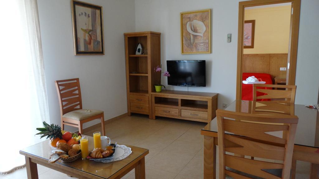 Apartamentos Turisticos Las Yucas Torre Del Mar Luaran gambar