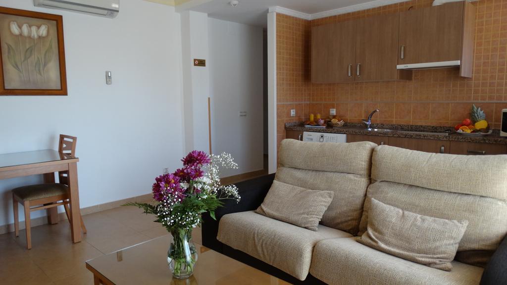 Apartamentos Turisticos Las Yucas Torre Del Mar Luaran gambar