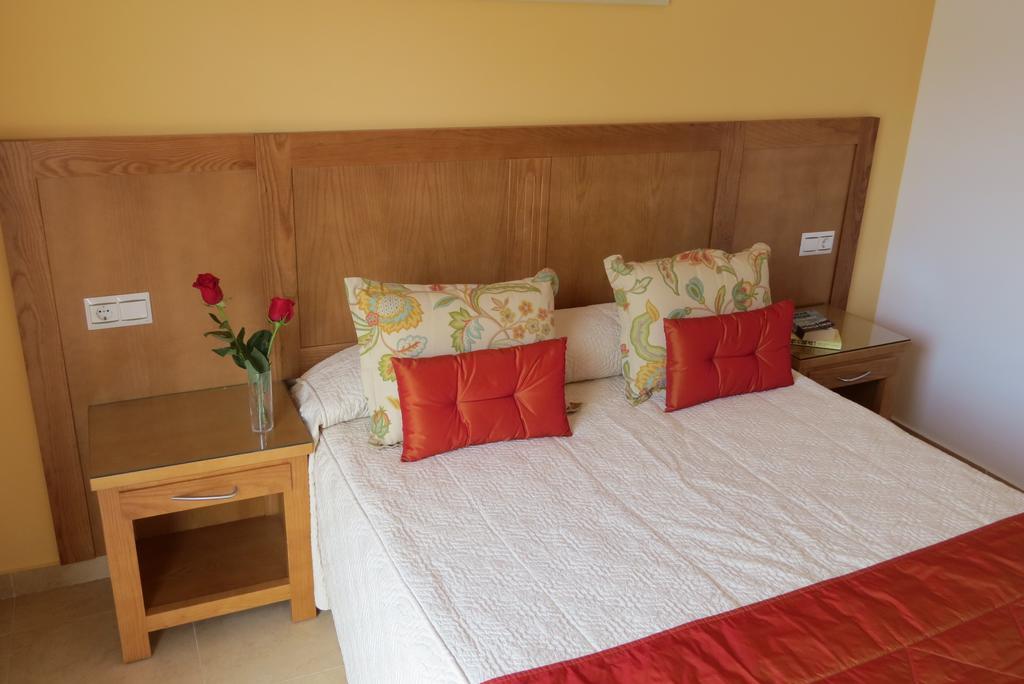 Apartamentos Turisticos Las Yucas Torre Del Mar Luaran gambar